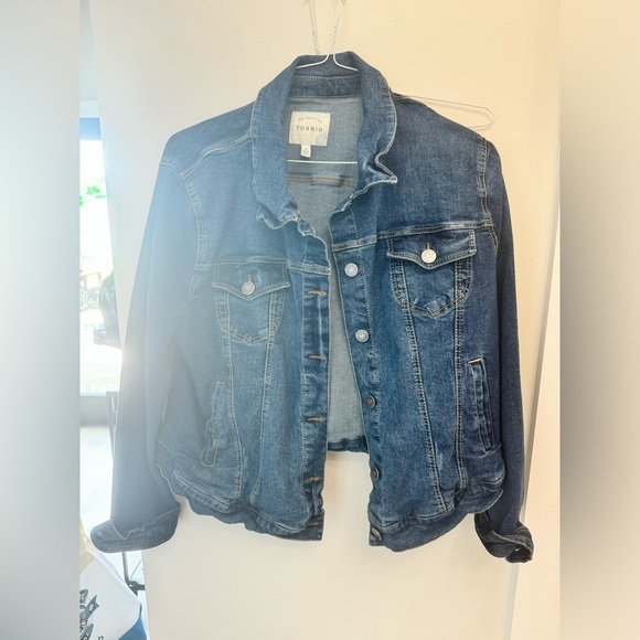 Torrid Stretch Jean Jacket Size 2 - Picture 1 of 3